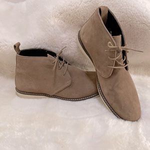 Men’s Crevo 10.5 Suede Sandstone Boots